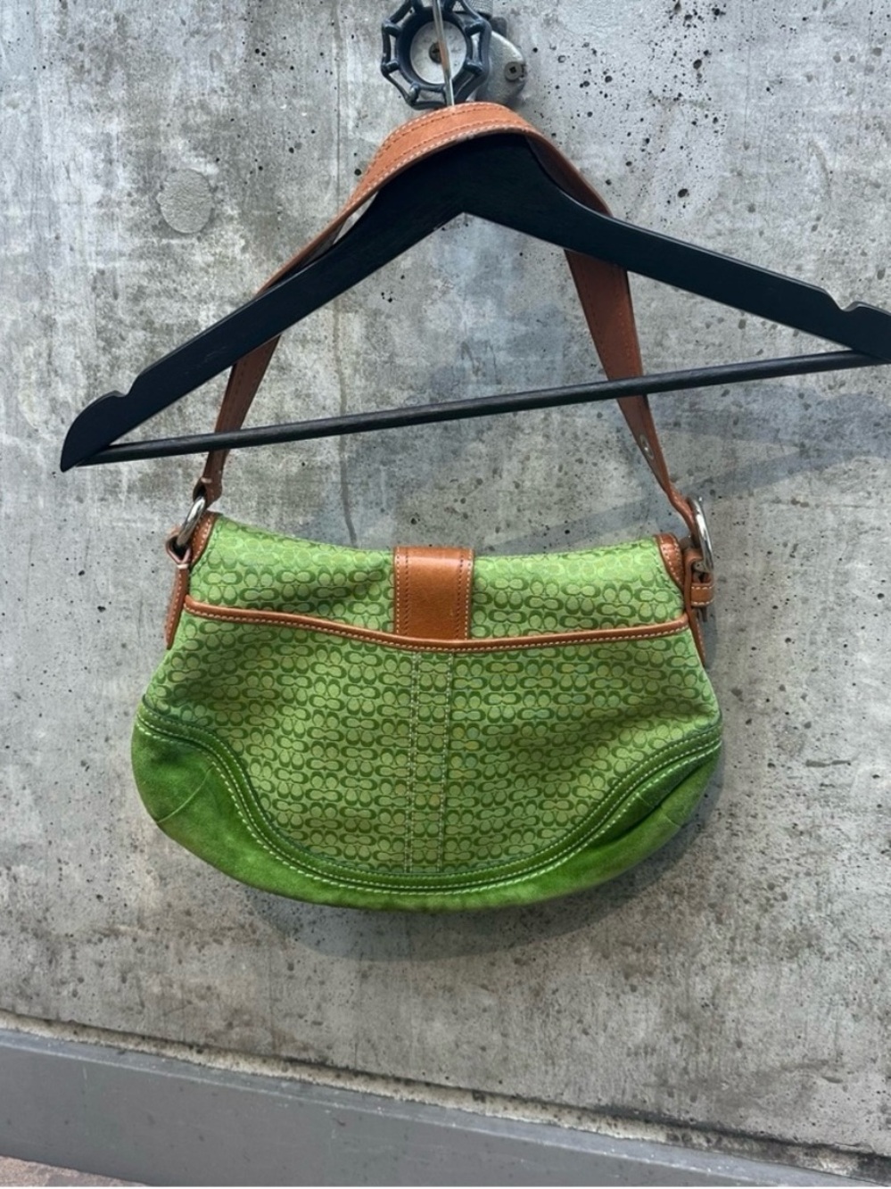 Vintage rare coach soho shoulder bag. - Picture 2 of 6